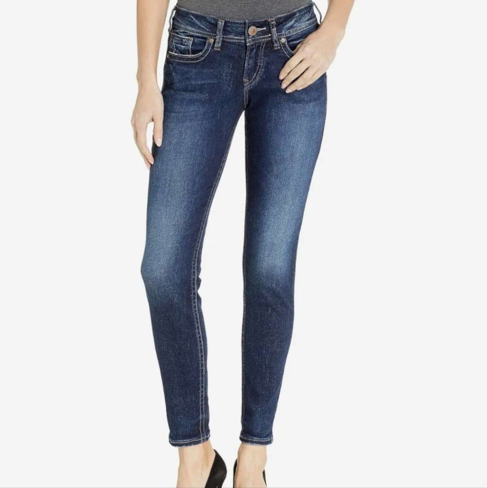 SILVER JEANS SUKI SKINNY DARK WASH WHISKERING SIZE 29